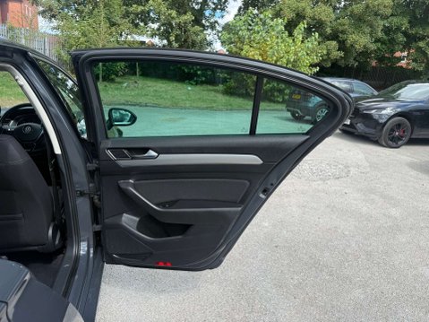 Volkswagen Passat 2.0 Passat SE Business TDI 4dr 19
