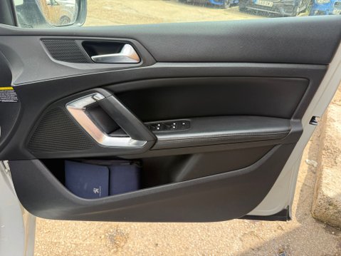 Peugeot 308 1.6 THP Feline Hatchback 5dr Petrol Manual 22