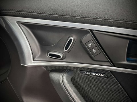 Jaguar F-Type 2.0 F-Type I4 R-Dynamic Auto 3dr 38