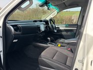 Toyota Hilux Invincible 4WD D-4D Double Cab Pickup 12