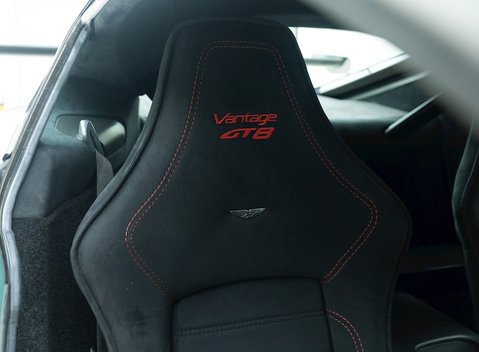 Aston Martin Vantage GT8 11