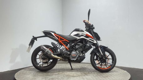 KTM Duke 2019 24k SPARE OR REPAIR PROJECT BIKE NAKED 125CC LEARNER BIKE 1