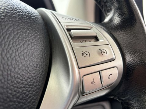 Nissan Navara 2.3 Navara Tekna dCi 4WD 5dr 57