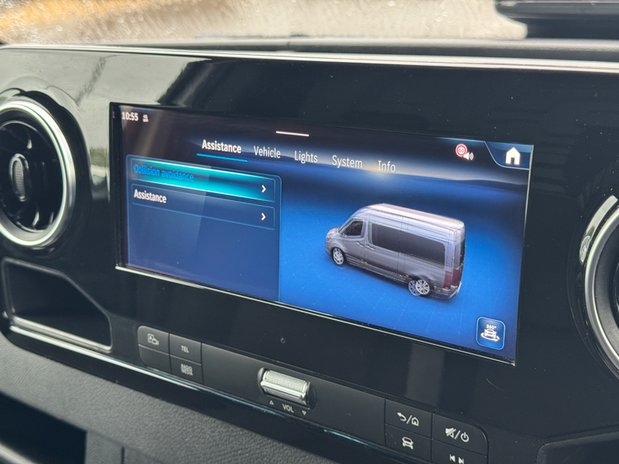 Mercedes-Benz Sprinter AUTO MWB L2H2 High Roof Pro Air Con Camera EURO 6 31