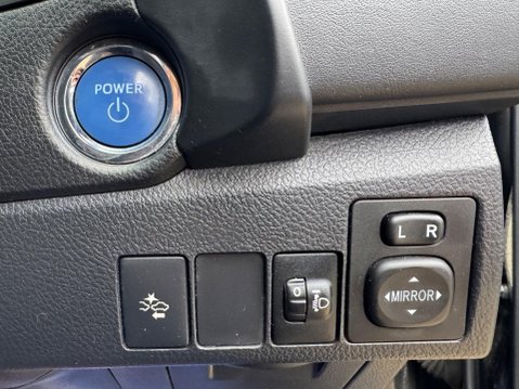 Toyota Auris 1.8 VVT-h Business Edition Touring Sports CVT Euro 6 (s/s) 5dr (Safety Sens 33