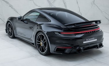 Porsche 911 Turbo S (992) 12