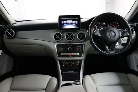 Mercedes-Benz GLA GLA 200 SPORT PREMIUM 40