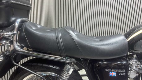 Triumph Bonneville 2004 ONLY 14K LONG MOT TOP BOX VERY CLEAN MODERN RETRO 790 28