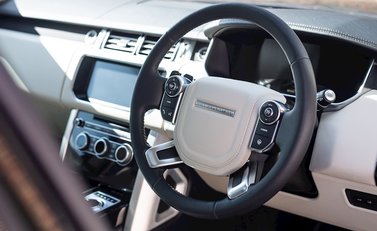 Land Rover Range Rover 4.4 SDV8 URBAN 11