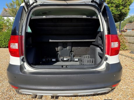 Skoda Yeti 2.0 TDI SE 4WD Euro 5 5dr 23