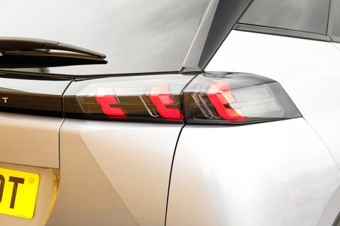 Peugeot 2008 PURETECH S/S ALLURE PREMIUM PLUS 9