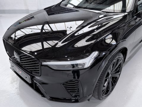 Volvo XC60 B5 ULTRA BLACK EDITION AWD 17