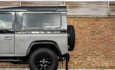 Land Rover Defender 90 Autobiography Edition 25