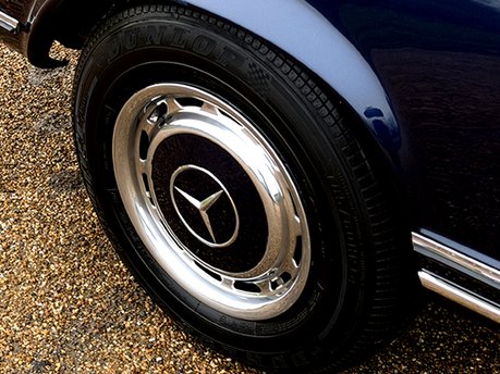 Mercedes-Benz SL Series 280 SL 45