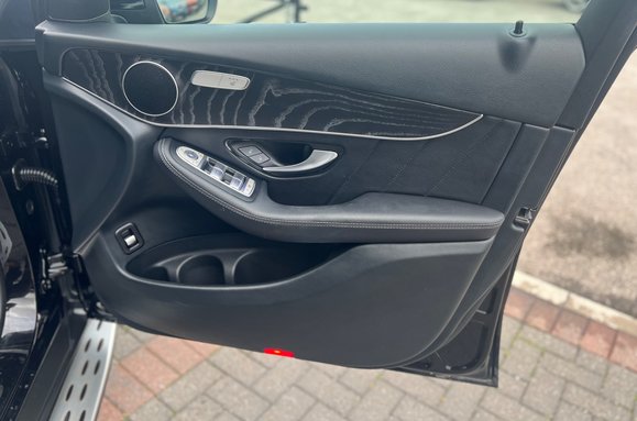 Mercedes-Benz GLC GLC 300 D 4MATIC AMG LINE PREMIUM 27