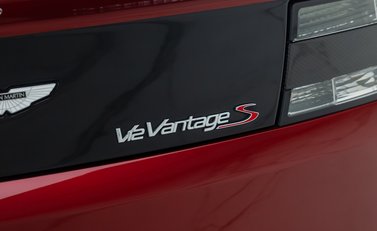 Aston Martin V12 Vantage s 35