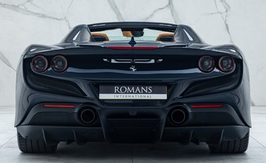 Ferrari F8 SPIDER 5
