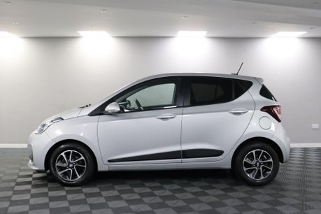 Hyundai i10 PREMIUM 18