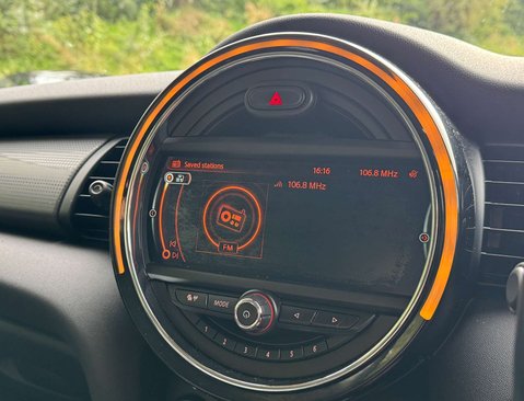 Mini Hatch 1.5 Cooper Auto 5dr 17