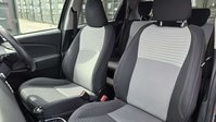 Toyota Yaris 1.5 VVT-h Design Hatchback 5dr Petrol Hybrid E-CVT Euro 6 (s/s) (100 ps) 39