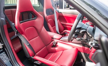 Porsche 911 (991.2) Targa 4 GTS 14
