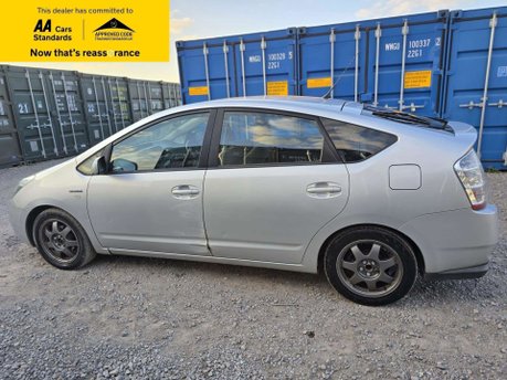 Toyota Prius 1.5 T4 Hatchback 5dr Petrol Hybrid CVT (104 g/km, 76 bhp) 10