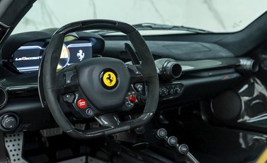 Ferrari LaFerrari 11