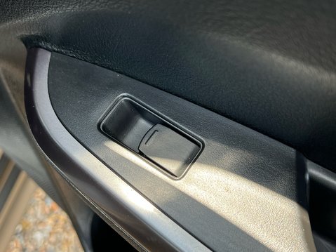 Suzuki Vitara SZ-T BOOSTERJET MHEV 38