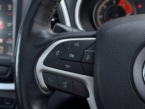 Jeep Cherokee 2.2 MultiJetII Overland Auto 4WD Euro 6 (s/s) 5dr 94