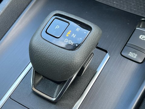 Nissan Qashqai DIG-T ACENTA PREMIUM DCT MHEV 32