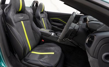 Aston Martin V8 Vantage Roadster F1 Edition 13