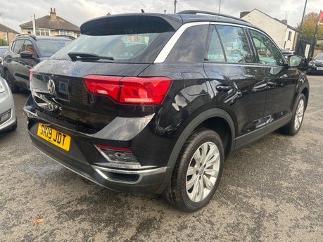 Volkswagen T-Roc SE TSI 7