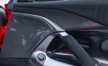 Ferrari 812 Competizione 33