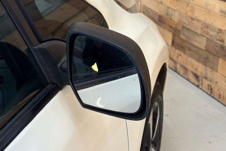 Nissan LEAF 24kWh Visia Hatchback 5dr Electric Auto (107 bhp) 65