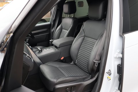 Land Rover Discovery R-DYNAMIC SE MHEV In RARE PEARL WHITE BLACK ROOF AND REAR SEATS  LOW MILES  16