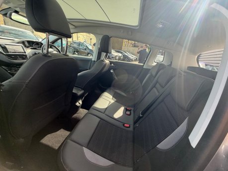 Peugeot 2008 ALLURE PREMIUM 11