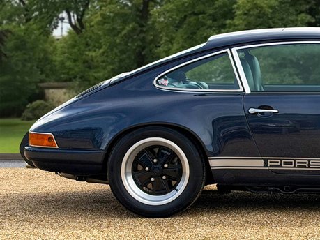 Porsche 911 CARRERA 3.2 BACK-DATE 12