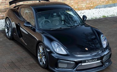 Porsche Cayman GT4 8