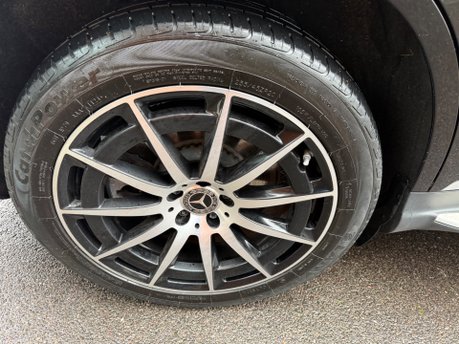 Mercedes-Benz EQC QC 400 80kWh AMG Line SUV 5dr Electric Auto 4MATIC (400 bhp) 18