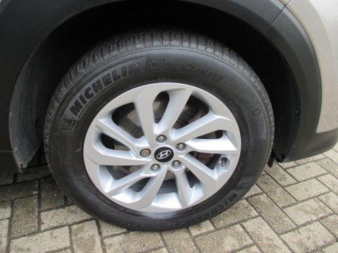 Hyundai TUCSON 2.0 CRDi SE Nav 4WD Euro 6 5dr 13
