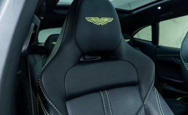 Aston Martin DBX 707 18