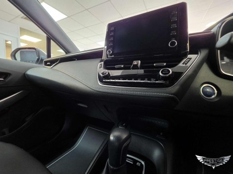 Toyota Corolla 1.8 VVT-h Icon Tech CVT Euro 6 (s/s) 5dr 33