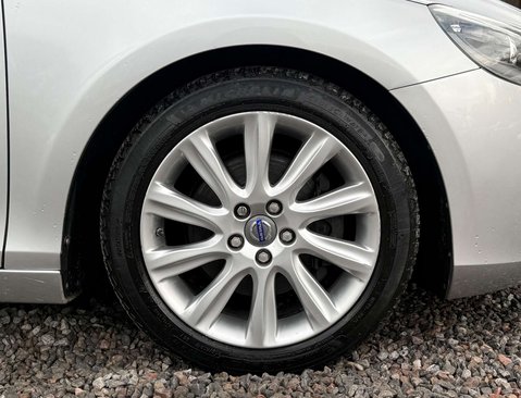 Volvo V40 1.6 V40 SE Luxury D2 Auto 5dr 10
