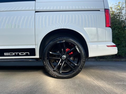 Volkswagen Transporter 2.0 TDI T32 BlueMotion Tech Highline Crew Van DSG FWD SWB Euro 6 (s/s) 5dr 10