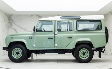 Land Rover Defender 110 Heritage 2
