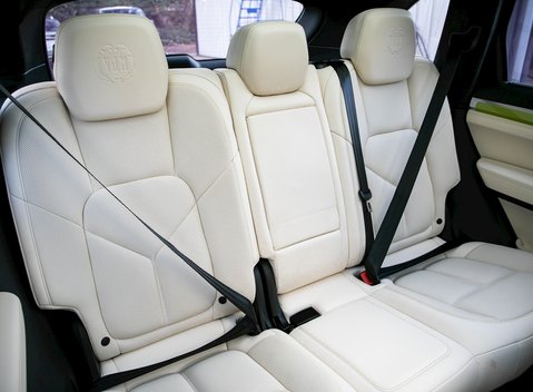 Porsche Cayenne Turbo S 14