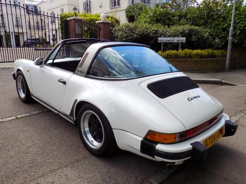 Porsche 911 CARRERA 3.2 TARGA 64