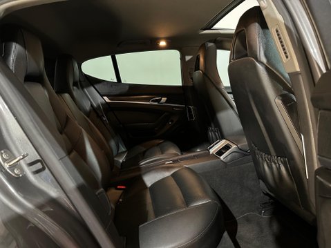 Porsche Panamera D V6 TIPTRONIC 21