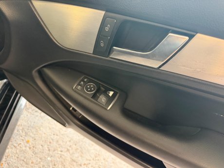 Mercedes-Benz C Class 2.1 C220 CDI BlueEfficiency AMG Sport Edition 125 G-Tronic+ Euro 5 (s/s) 2d 18