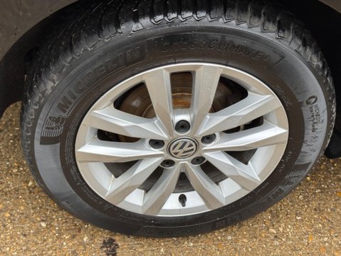 Volkswagen Touran 1.6 TDI BlueMotion Tech SE Family DSG Euro 6 (s/s) 5dr 48